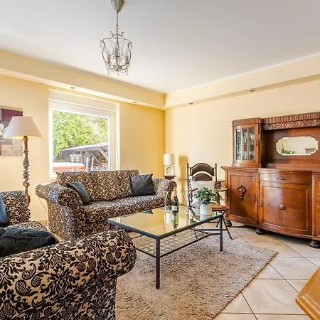 Dom W Grzybowie Kolobrzeg * גרצי'יבובו